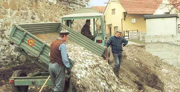 Delovna akcija za izgradnjo vadbenega prostora
